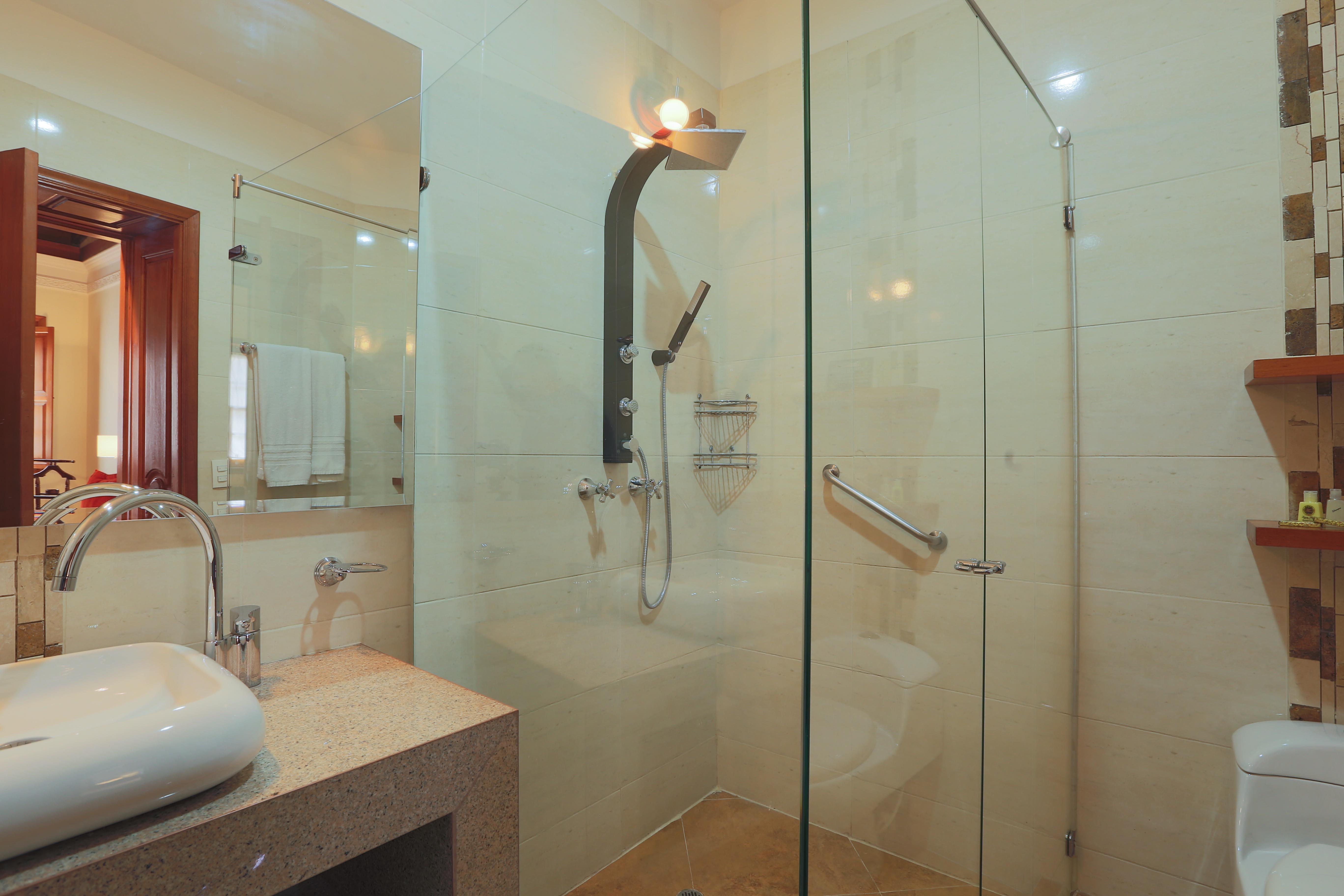 Hotel Santa Lucia Boutique Spa Bogota Exterior photo A shower enclosure